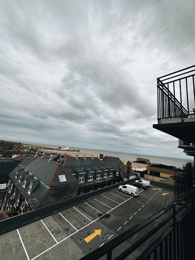 The Atlantis - Tower Apartments Great Yarmouth Exterior photo