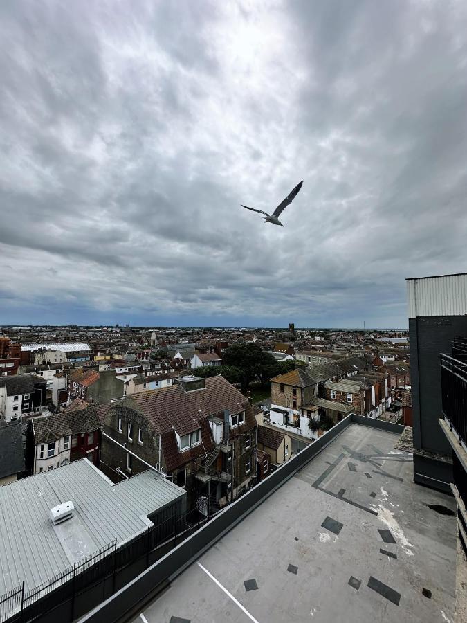 The Atlantis - Tower Apartments Great Yarmouth Exterior photo